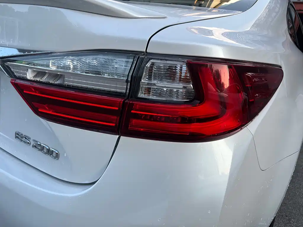 Lexus ES — миниатюра 8