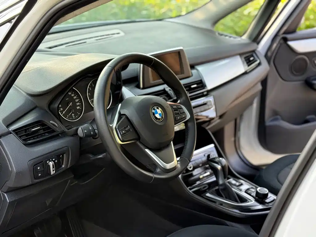 BMW 2 Series Active Tourer — миниатюра 18