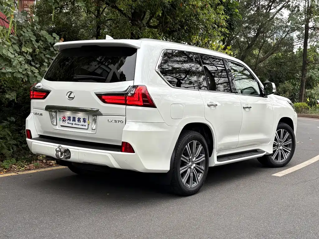 Lexus LX — миниатюра 5