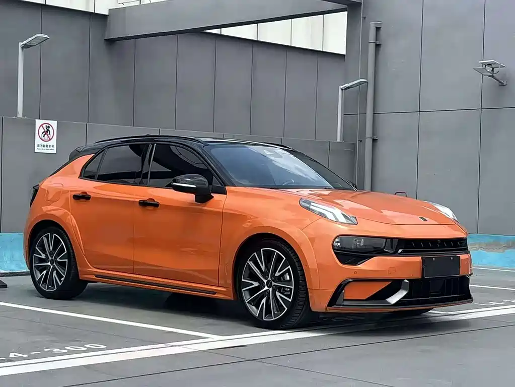Lynk & Co 02 Hatchback — миниатюра 3