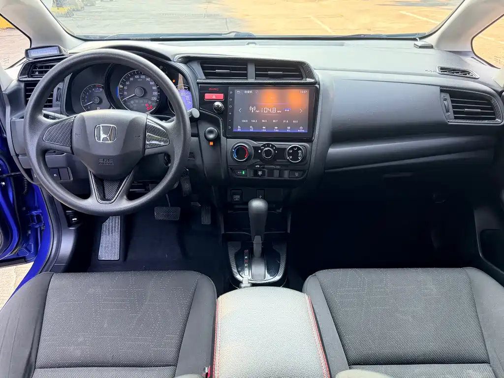 Honda Fit — миниатюра 8