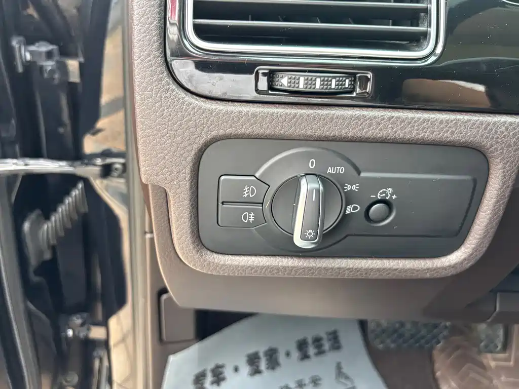 Volkswagen Touareg — миниатюра 15