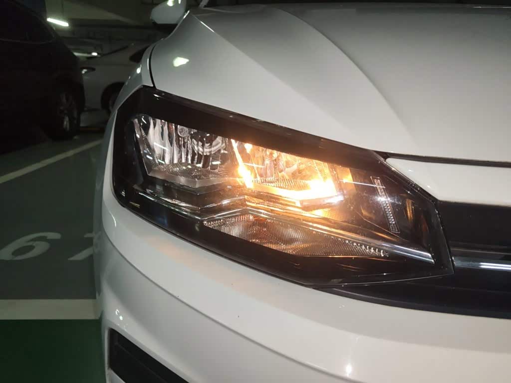 Volkswagen Polo 1.5 л 2023 г. Белый, пробег 15200 км