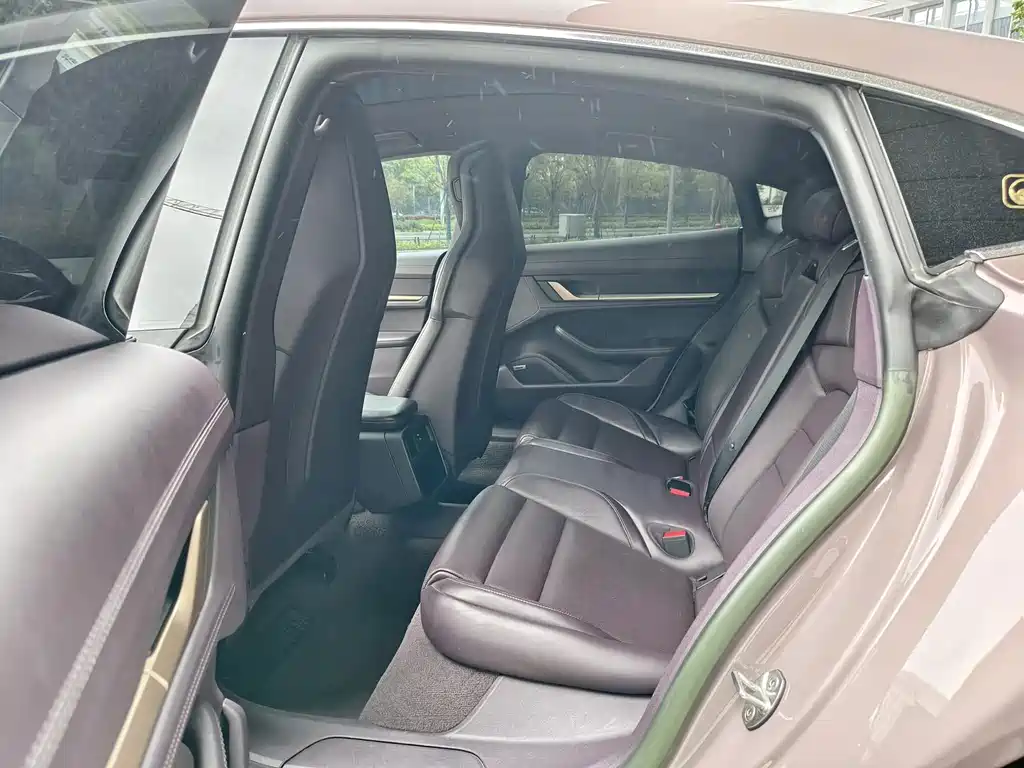 Porsche Taycan — миниатюра 13