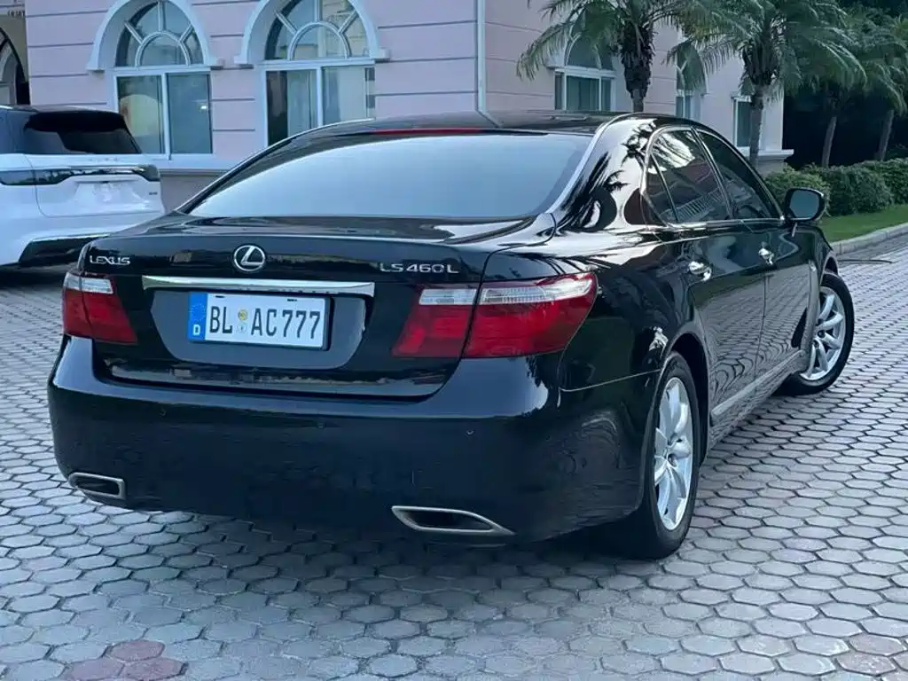 Lexus LS — миниатюра 3