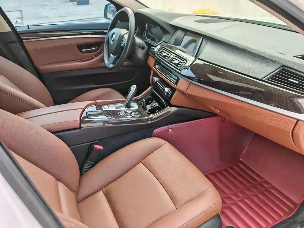 BMW 5 Series — миниатюра 20