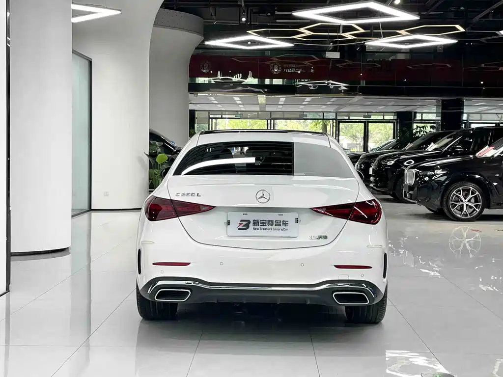 Mercedes-Benz C-Class — миниатюра 12