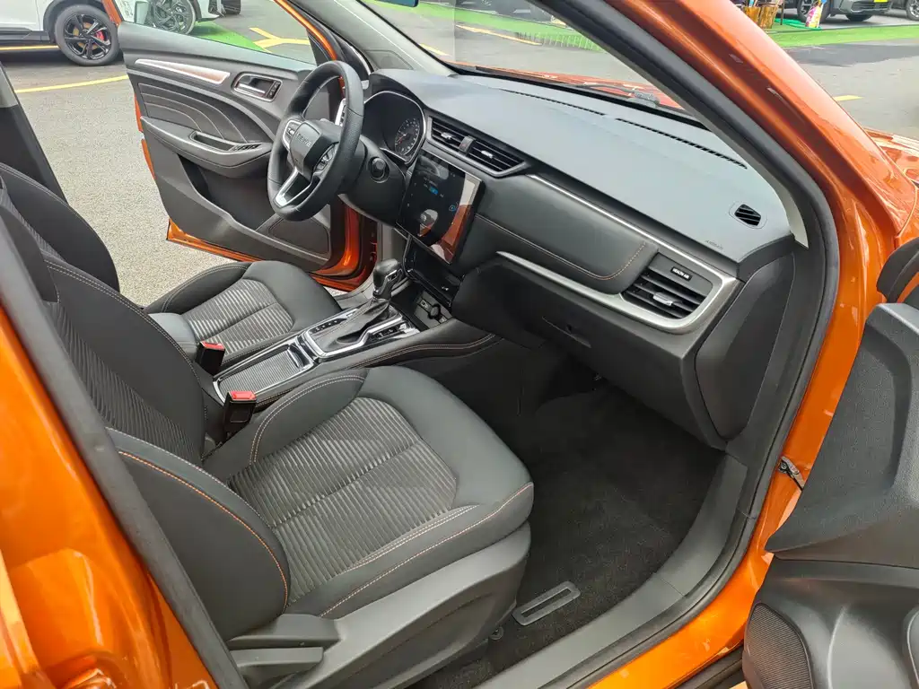 Roewe RX3 — миниатюра 9