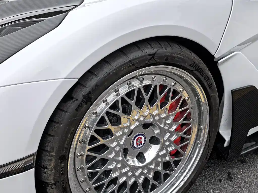 LAMBORGHINI REVUELTO