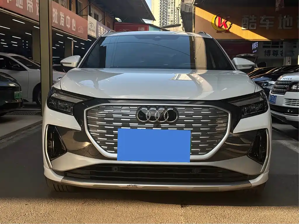 Audi Q4 e-tron — миниатюра 2