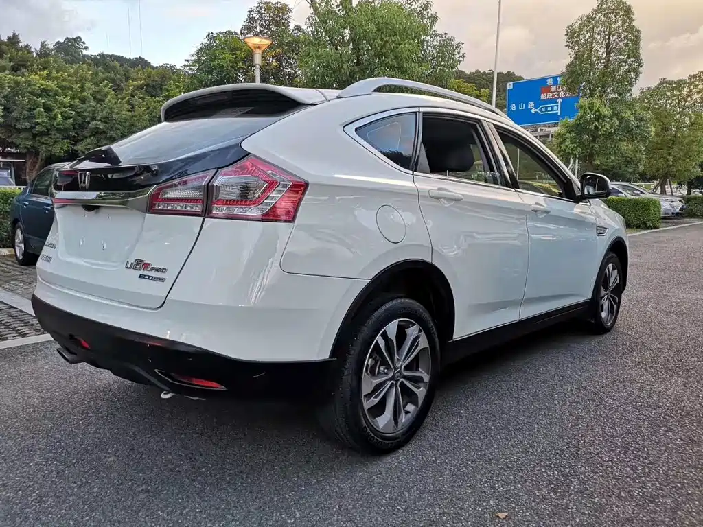 Luxgen U6 — миниатюра 8
