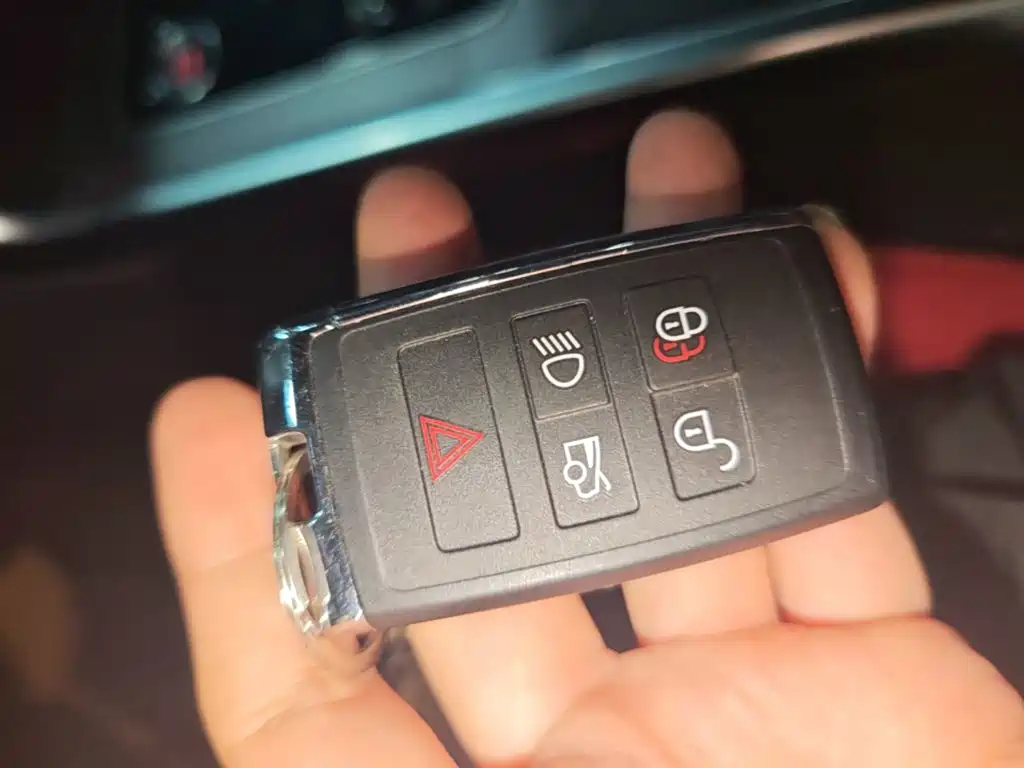 Jaguar XEL — миниатюра 9