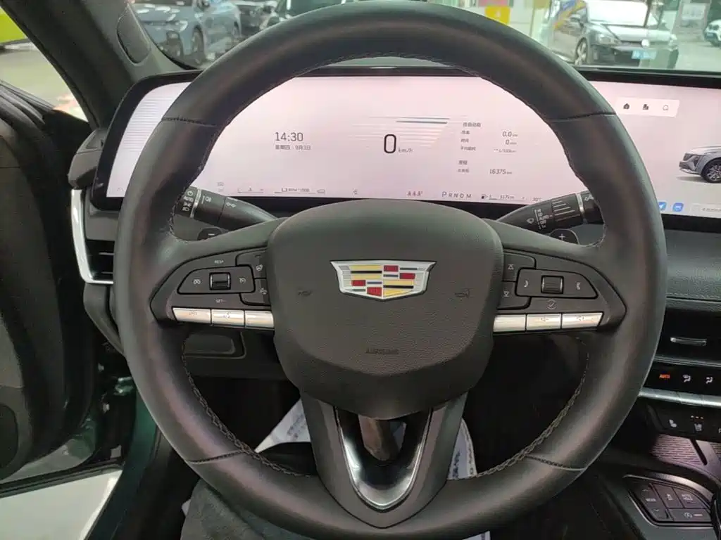Cadillac CT5 — миниатюра 11