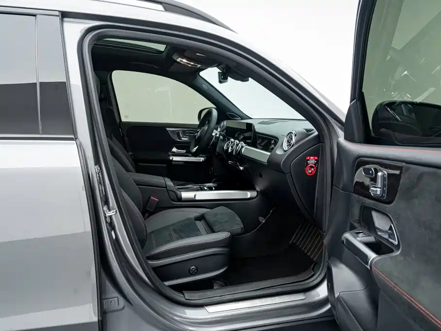 Mercedes-Benz GLB AMG — миниатюра 9