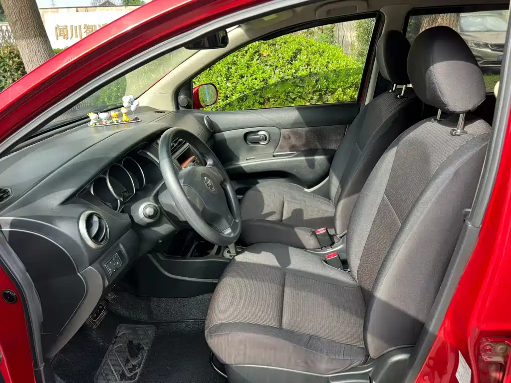 Nissan Livina — миниатюра 4