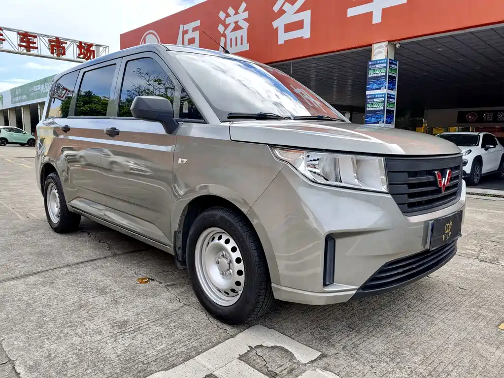 Wuling Hongguang PLUS — миниатюра 3