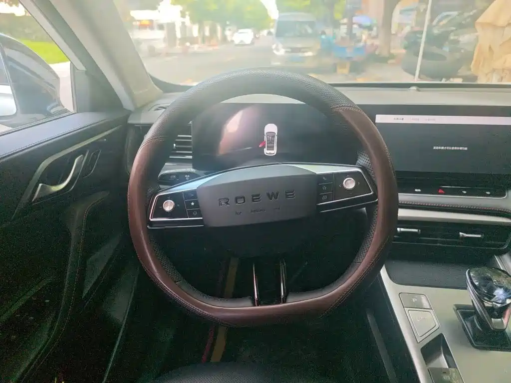 Roewe RX5 New Energy — миниатюра 3