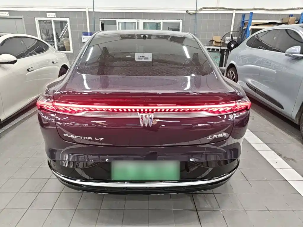 Buick Electra L7 — миниатюра 6