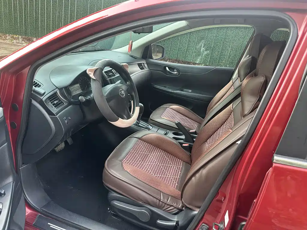Nissan Tiida — миниатюра 7