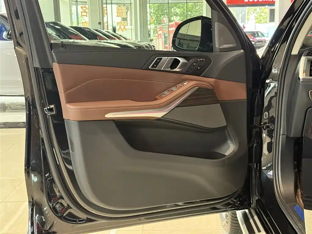 BMW X7 2023 xDrive40i Lead Luxury