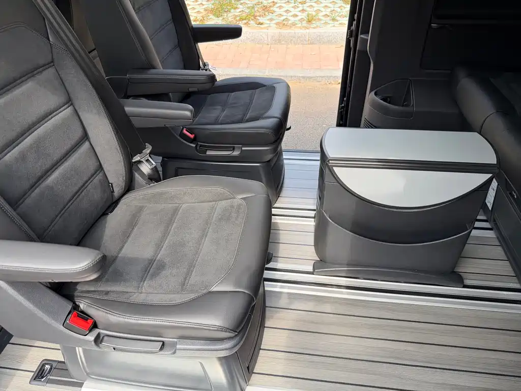 Volkswagen Multivan — миниатюра 22