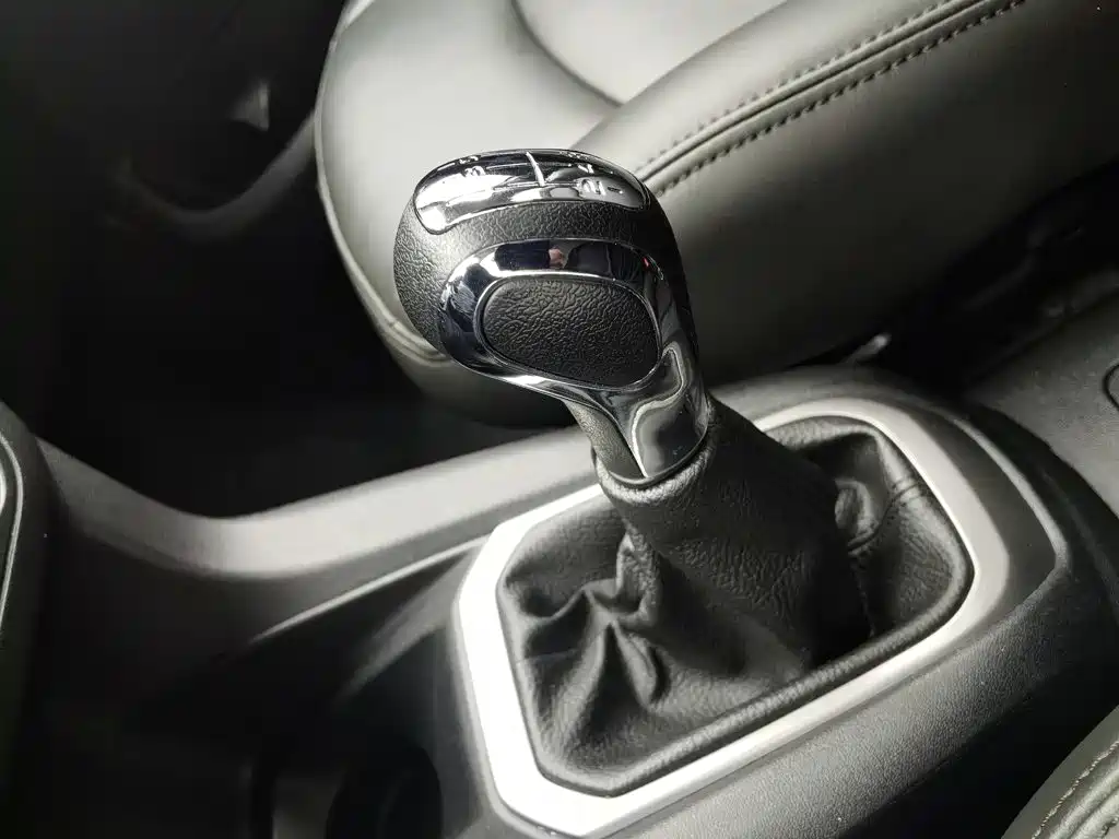 Citroen Elysee — миниатюра 13