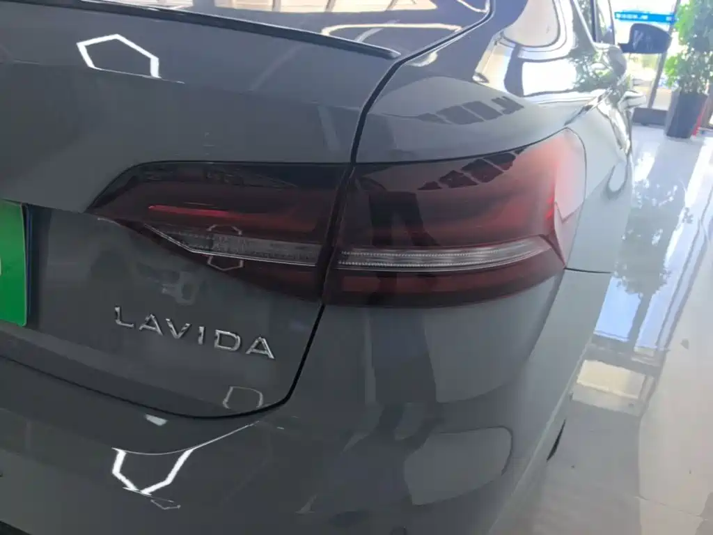 Volkswagen Lavida — миниатюра 8