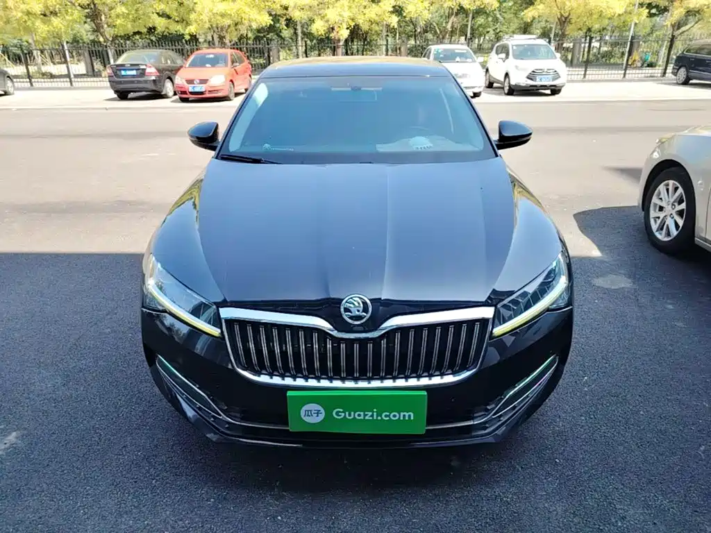 Skoda Superb — миниатюра 3
