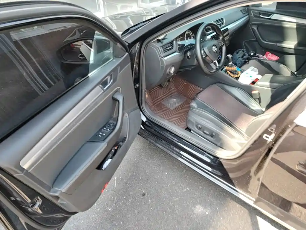 Skoda Superb — миниатюра 16