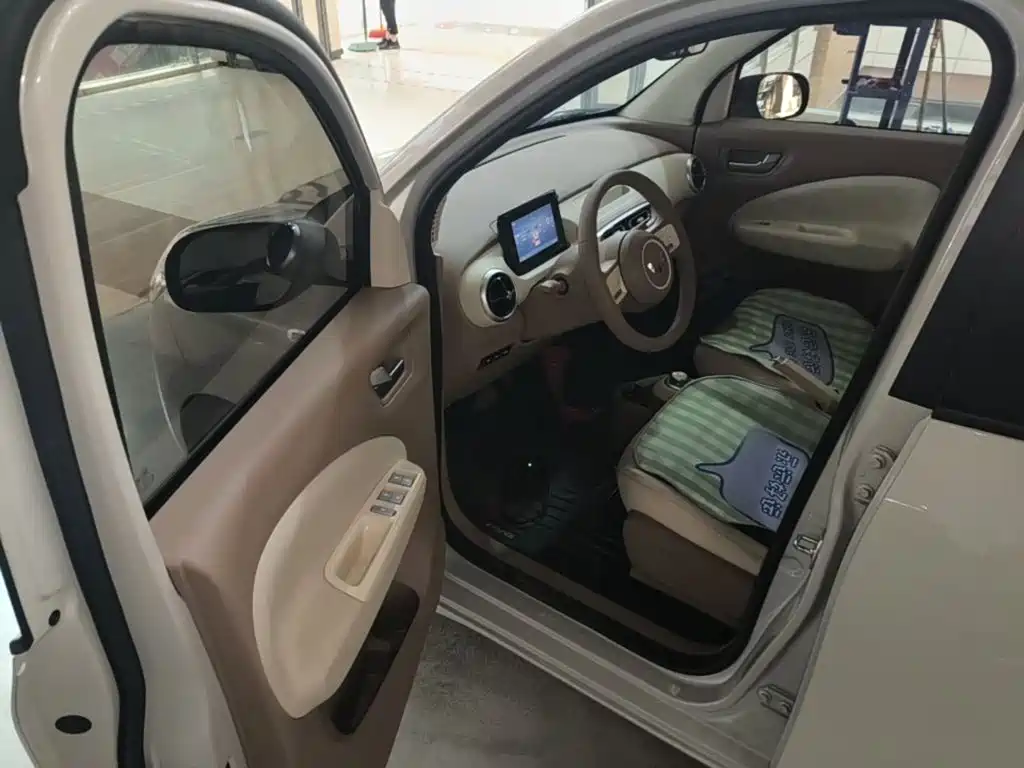 Wuling MINIEV — миниатюра 16