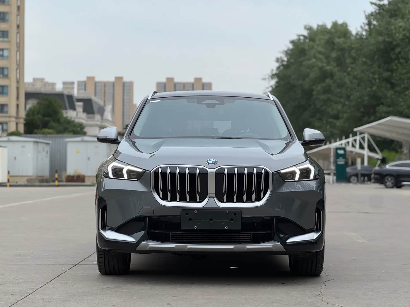 BMW X1 1.5 л 2023 г. Серебристо-серый, пробег 23000 км
