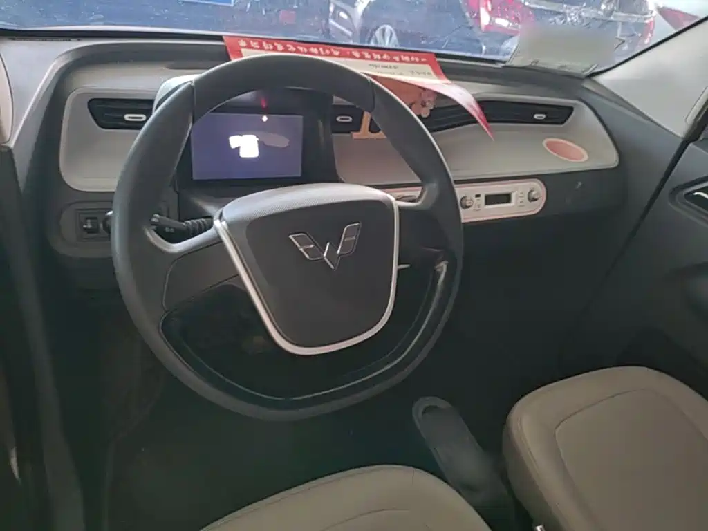 Wuling MINIEV — миниатюра 10