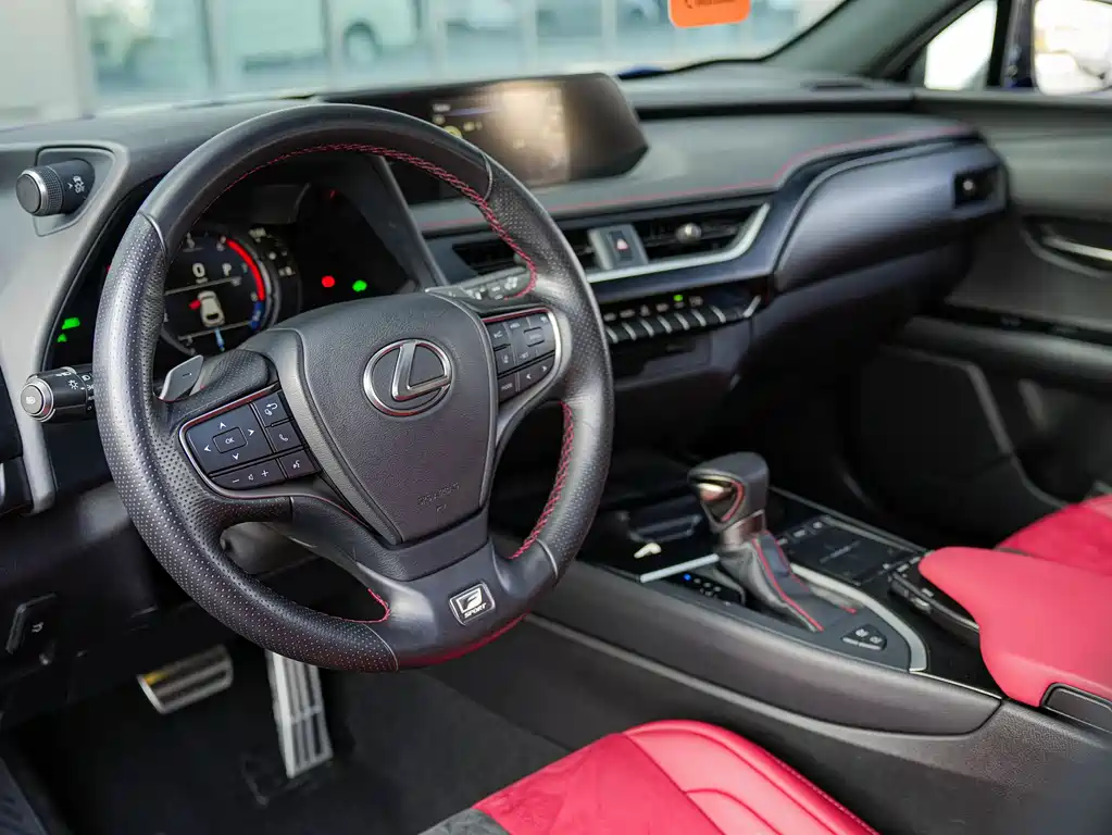 LEXUS UX