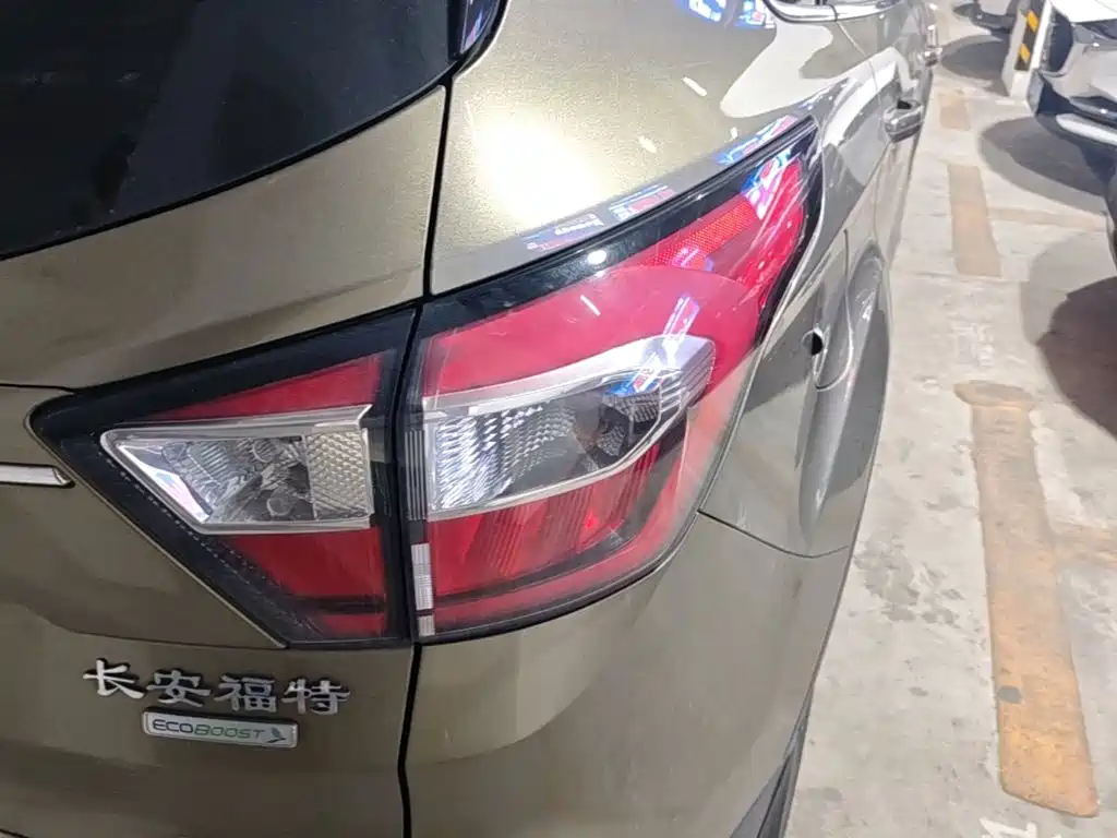 Ford Kuga — миниатюра 8
