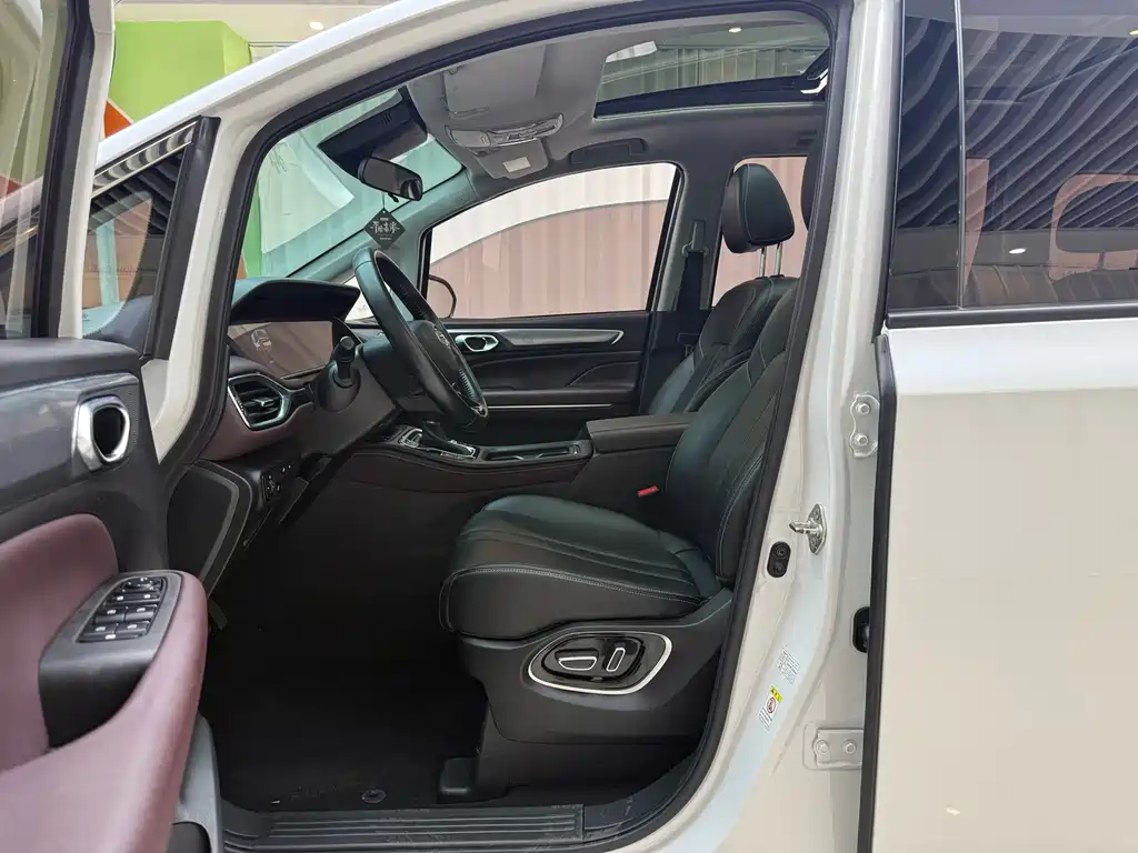GAC Motor Trumpchi M6 — миниатюра 7