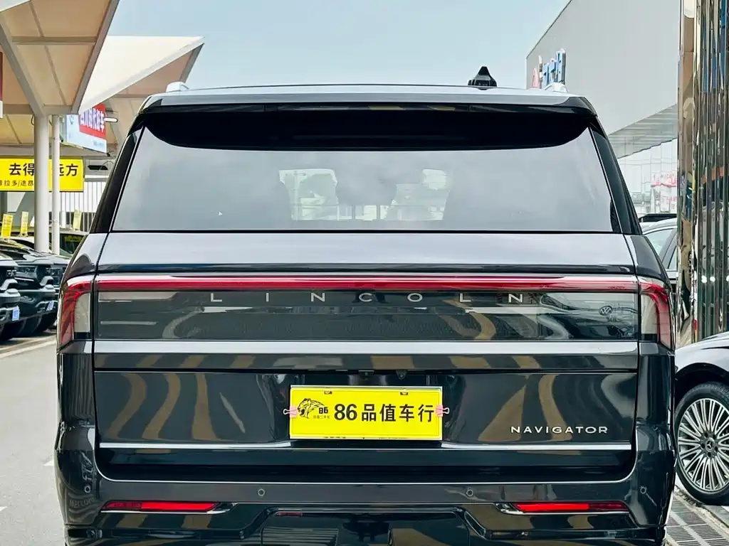 Lincoln Navigator — миниатюра 3