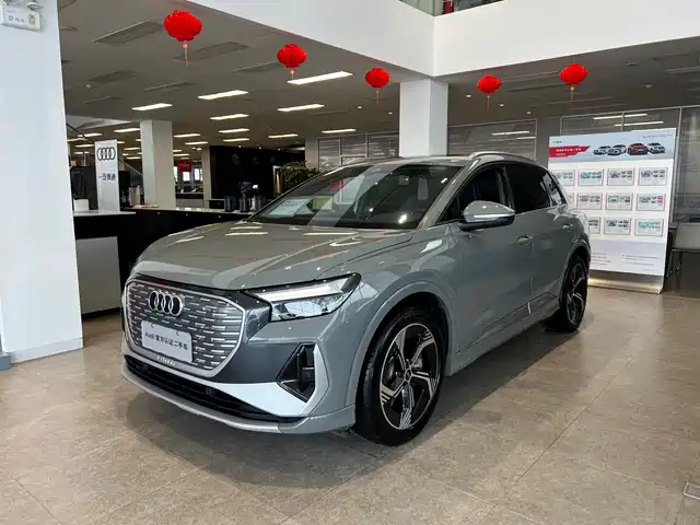 AUDI Q4 E TRON 2024