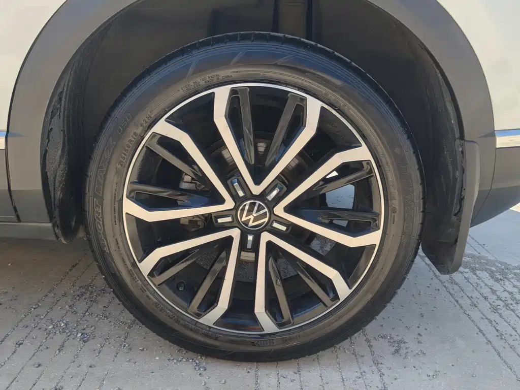 Volkswagen T-Roc — миниатюра 10