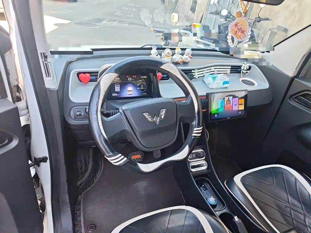 Wuling MINIEV — миниатюра 6