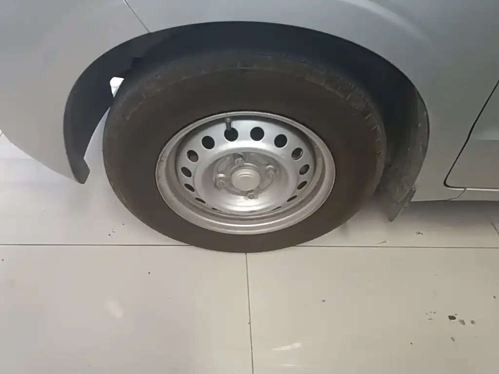 Wuling Hongguang V — миниатюра 23