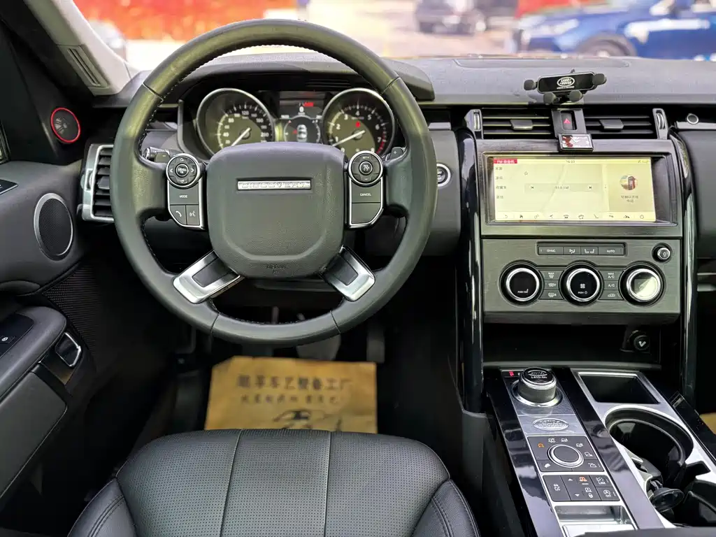 Land Rover Discovery 2018 3.0 SC V6 SE