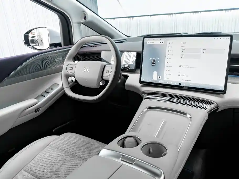 XPeng X9 — миниатюра 25