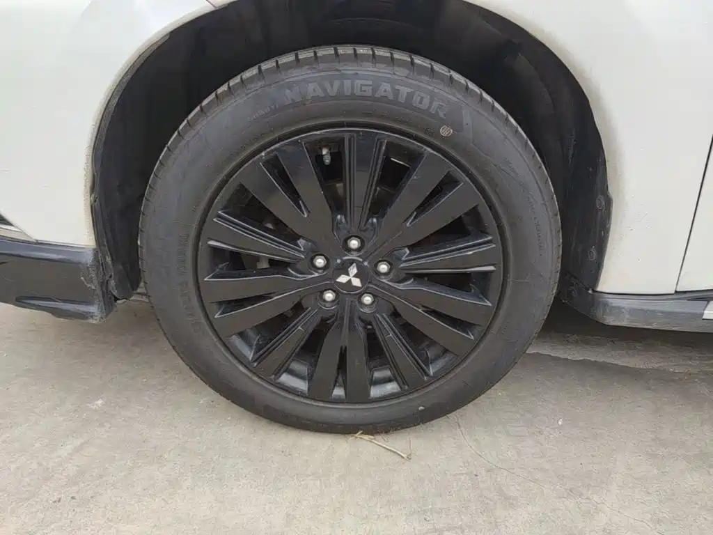 Mitsubishi Outlander — миниатюра 23