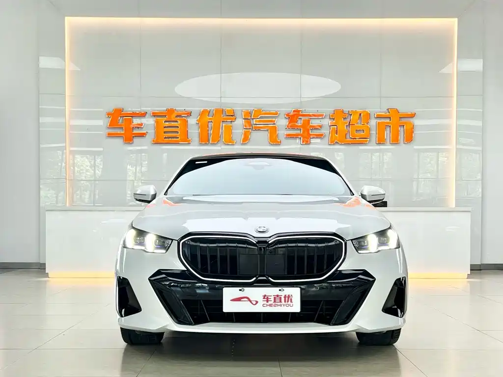 BMW 5 Series — миниатюра 3
