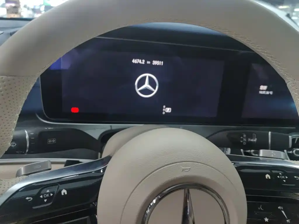 Mercedes-Benz E-Class (Import) — миниатюра 5