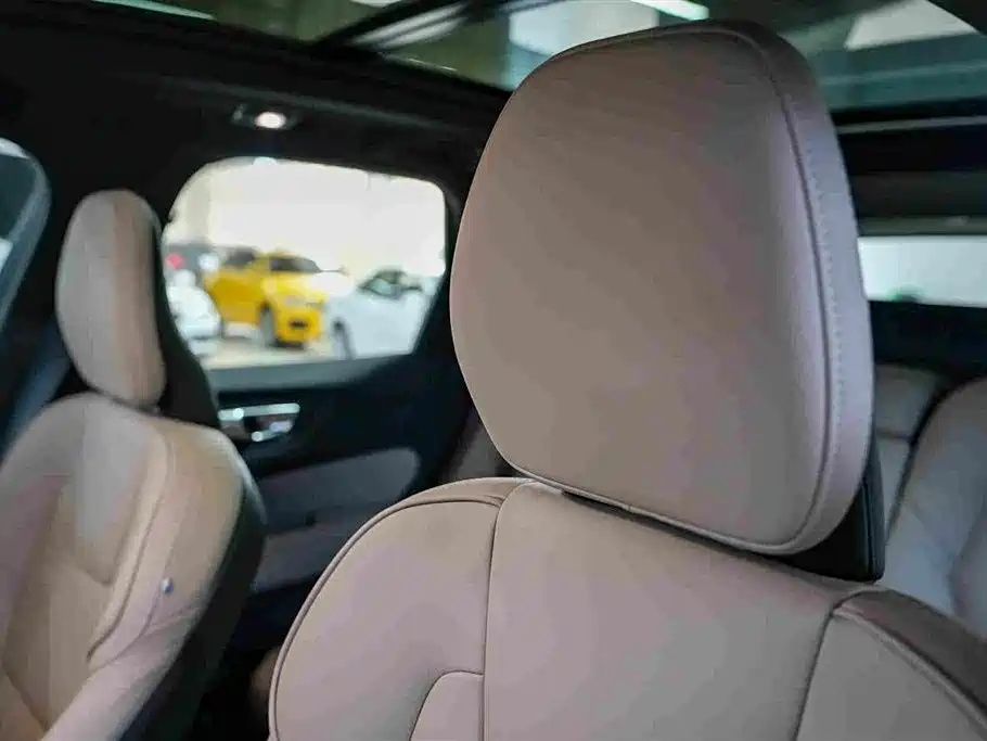 Volvo XC60 — миниатюра 8