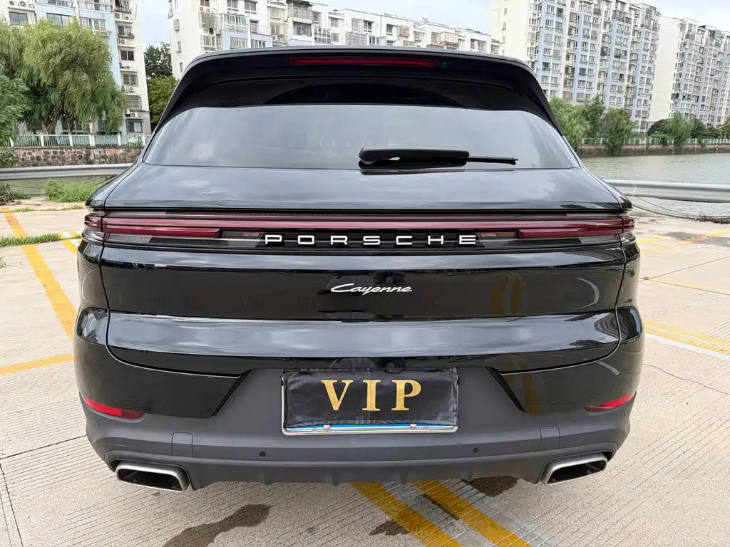 Porsche Cayenne — миниатюра 3