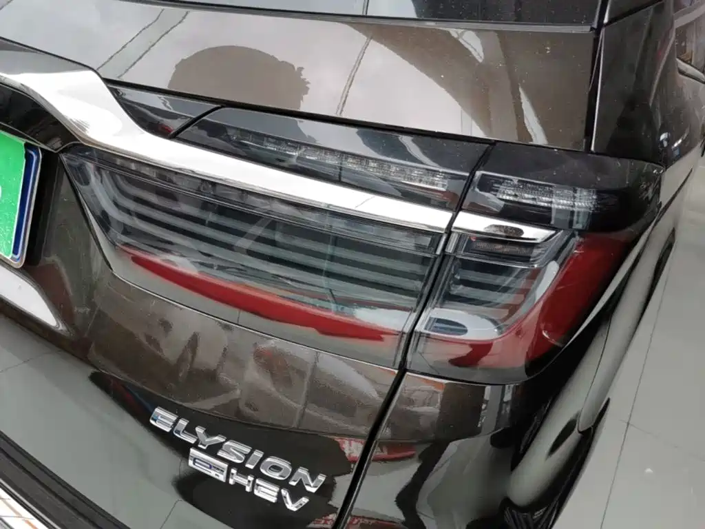Honda Elysion — миниатюра 8