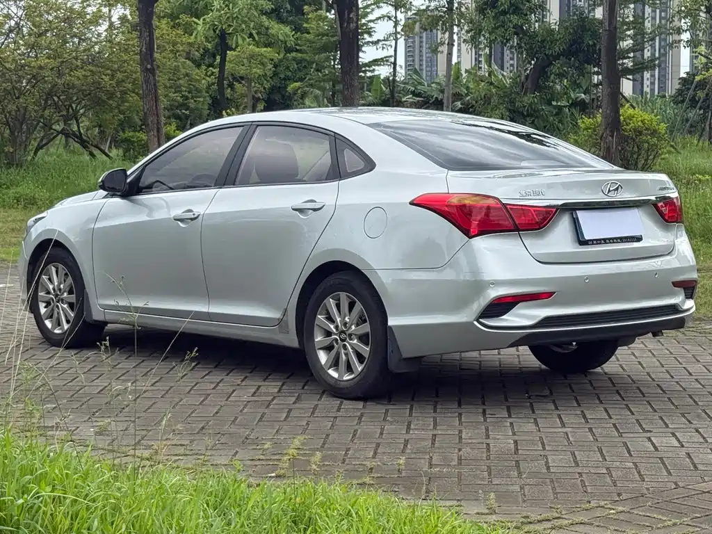 Hyundai Mistra — миниатюра 11