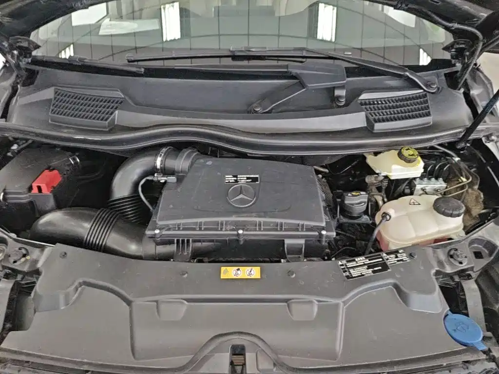 Mercedes-Benz V-Class — миниатюра 20